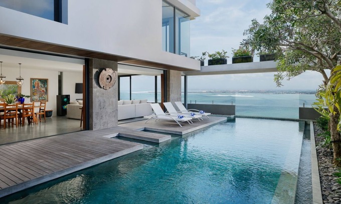 Jimbaran Bay Villa | Santos Cliff View by Nakula