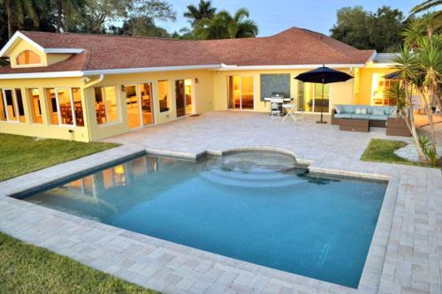 Vamo House | Sarasota - Dunmore 8730