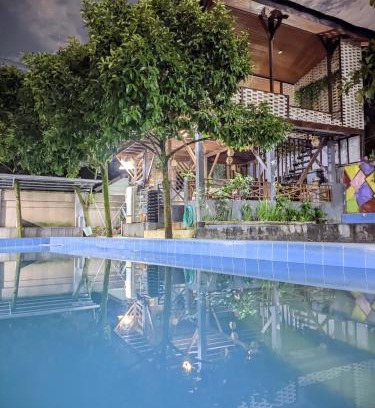 Lingsar House | Sarasutha hotel and pool