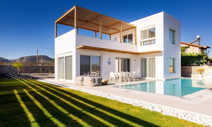 Analipsi House | Sardines Luxury Villa 3 with Private poll , garden , parking and Gym