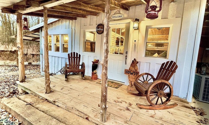 Independence Cabin | Sardis Lake Bunkhouse. Deer Camp . WiFi