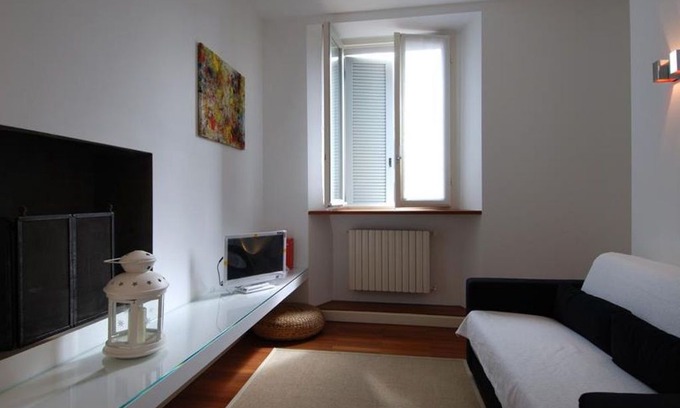 Porta Volta Apartment | Sarpi apartment in Porta Garibaldi with WiFi & lift.