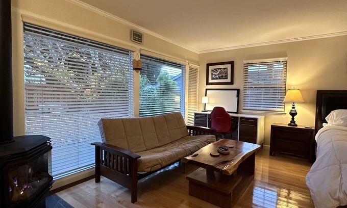 Salinas Apartment | Sauna Suite Retreat