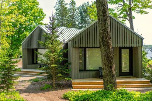 Algonquin Highlands House | Sauna Trail Hideaway at Dimensions - Cabin Seven