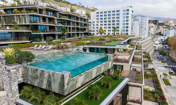 Sao Martinho Apartment | Savoy Residence Monumentalis 2B or Not 2B by LM&AC Signature
