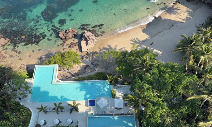 Amapas Apartment | Sayan Beach 3BR | 2,400 Sq Ft Condo + Oceanview Terrace, 3 BR Sayan Oceanfront Luxury 2500 SF