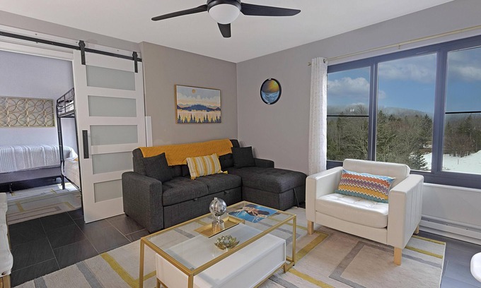 Snowshoe Condo | SC 5606: Top-notch & exclusive w/pool. Perfect for your next summer getway!