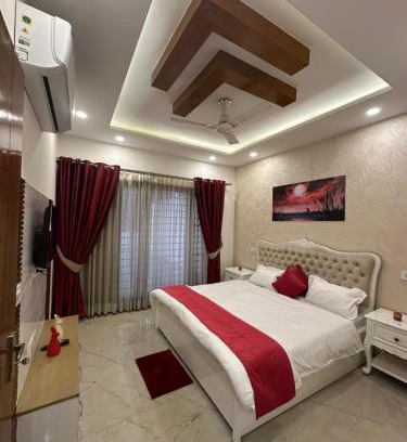 Zirakpur House | Scarlet stay by Cama villa