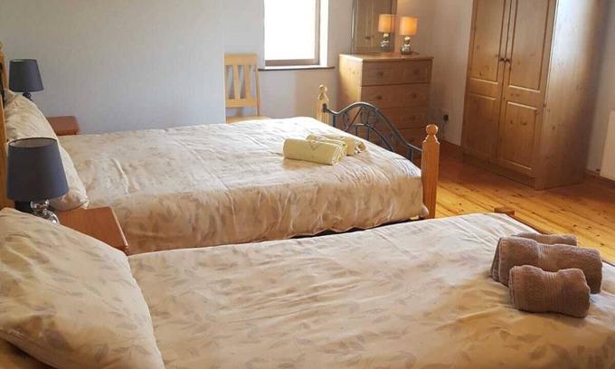 Cametringane House | SCENIC 3 BEDROOM HOUSE ON THE HARBOUR