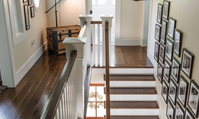 North East House | Scenic lake house on the shores of Lake Erie. Spacious home with lake access.