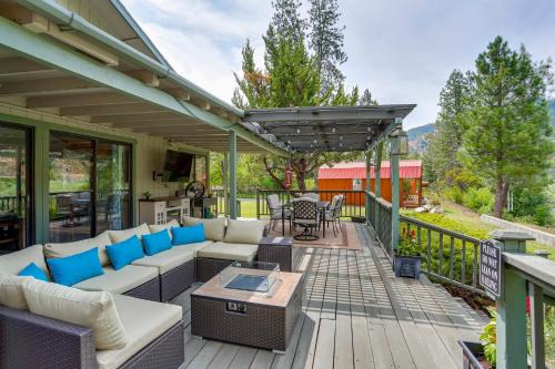 Junction City House | Scenic Riverfront Escape with Sauna in Junction City