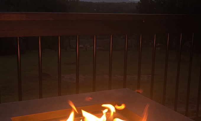 Hendersonville House | Scenic Sunset Place. Beautiful Mountain View’s and sunsets from the front deck.