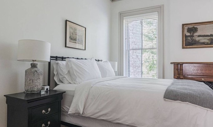 Kingston Hotel | Scenic Views and Modern Comforts! Near Hudson River Maritime Museum