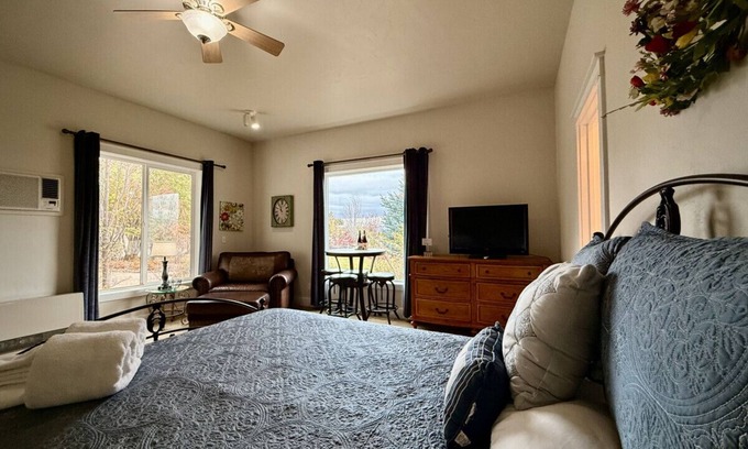 Baker City Apartment | Scenic Views Casita 1