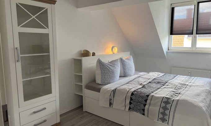 Magdeburg Apartment | Schöne Dachgeschosswohnung im Gastroviertel an der Elbe