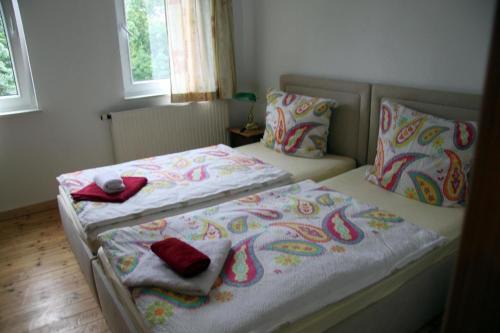 Ebersdorf Apartment | Schöne Ferienwohnung in Ebersdorf mit Grill und Garten