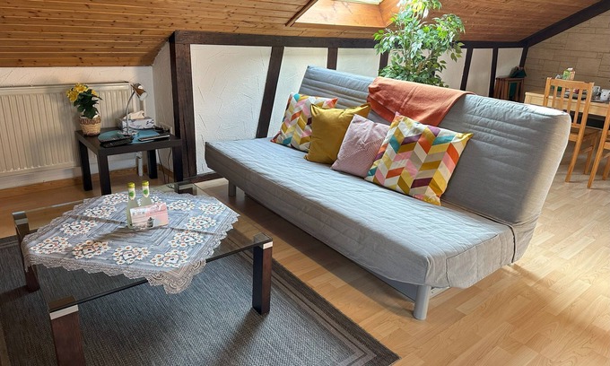 Lochgau Apartment | Schöne, Geräumige Ferienwohnung im Wein- u. Wandergebiet, Freizeitpark I.d. Nähe