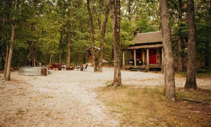 Yukon Cabin | Scheduled hide-away to unplug and unwind in the woods.