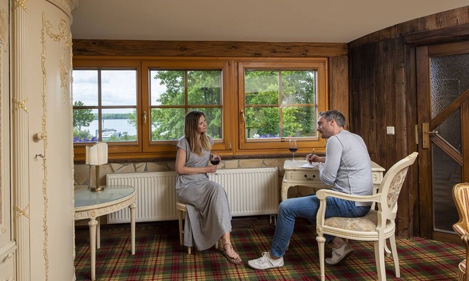 Senftenberg Apartment | Schloss Suite, Badewanne/dusche/wc, Seeblick