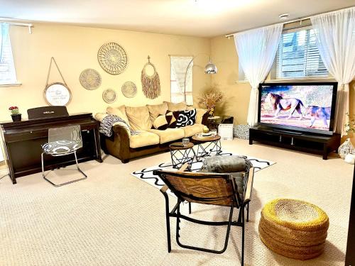 Willoughby Villa | Scorpion Hiuse Langley - Semi-basement Suite