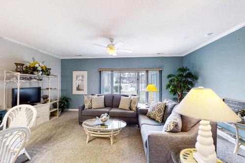 Little River Apartment | Scotch Broom E-104