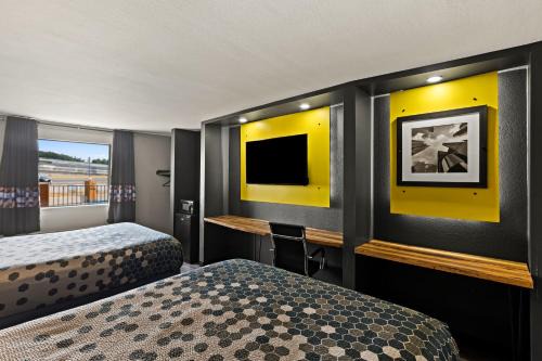 Windsor Park Hotel | Scottish Inns Austin Downtown