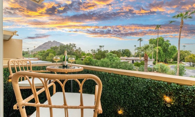Arcadia Condo | Scottsdale Palm Paradise- Blocks from old town