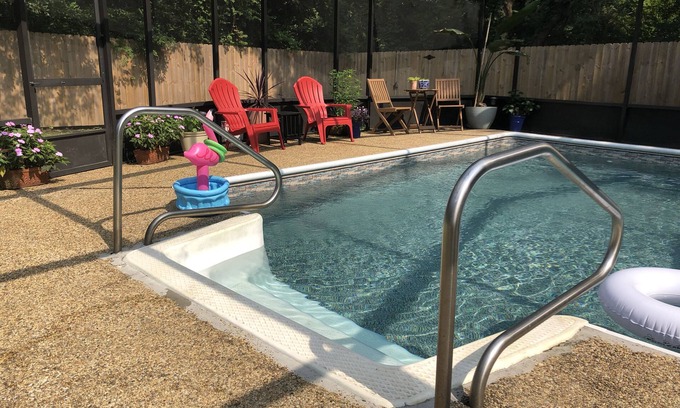 Hattiesburg House | Screened, Private Pool in Quiet Midtown Family Neighborhood