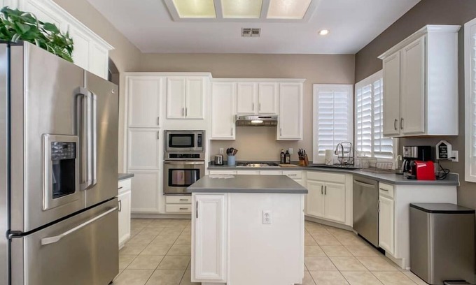 Greenfield Lakes House | SDGL - Gilbert on the Green - well-appointed home
