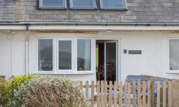 Burgh Island Cottage | SEA CAMPION, pet friendly, character holiday cottage in Thurlestone