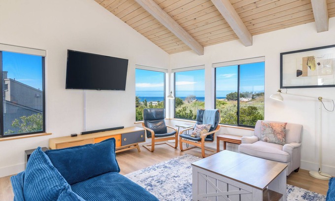 Sea Ranch House | Sea Drifter – Stunning, Pet Friendly Home in Desirable Sea Ranch w/Hot Tub