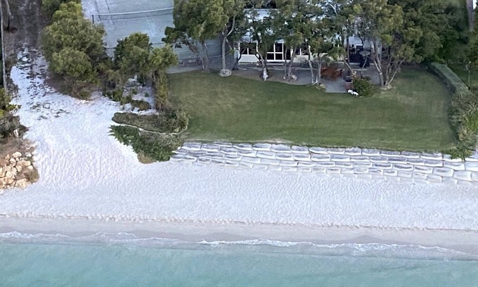 City Of Busselton House | Sea'Esta Sands - Absolute Beachfront Property