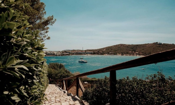 Lavreotiki Apartment | Sea-Front House with private beach, Sounio