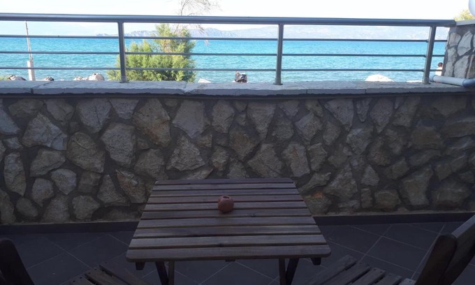 Kato Assos House | Sea front studio