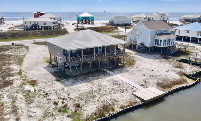 Silver Cay House | Sea Level | West end cottage with easy beach access
