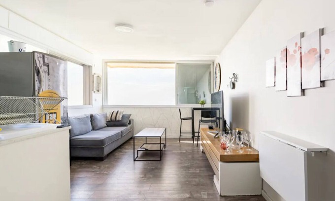 Haifa Apartment | Sea & Mountain View Apt in Upscale Area, Fast Wi-Fi, Minutes from Carmel Center