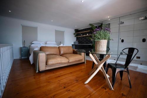 Three Anchor Bay Apartment | Sea Point Open, Large & Romantic 1 Bed Apt