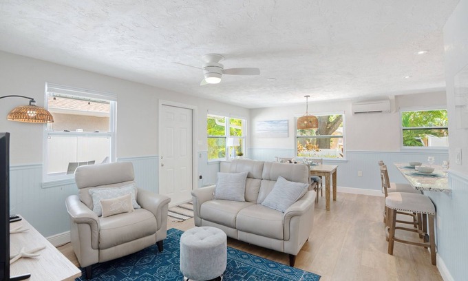 South Sarasota House | Sea Shell: Pool, Hot tub, new Renovation, Sleeps 4