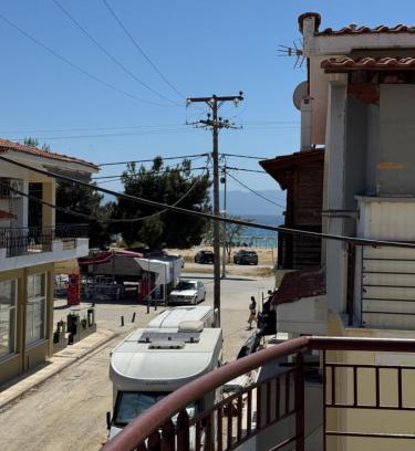 Paralia Ofryniou Apartment | Sea side 1