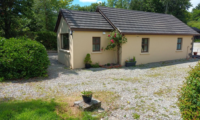 Leap Cottage | Sea View 1-Bed Cottage, Sleeps 2 w/Private Garden