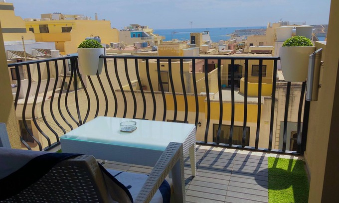 Marsaskala Apartment | Sea View 2 Bed Apartment close to Beach
