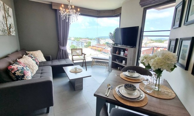 Chalong Condo | Sea View 35 sqm Condo, 6th Floor, WiFi 200 mbps, Pool, Next To Shopping Mall