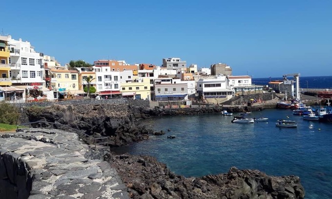 Los Abrigos Apartment | Sea view apartment