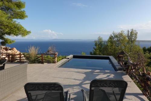 Jelsa House | Sea view Eco house with private pool, 250m to beach - Falcon View Hvar