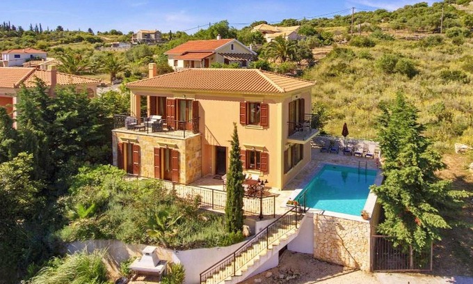 Katsarata Villa | Sea views close to Fiscardo countryside setting.