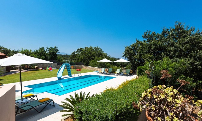 Atsipópoulon Villa | Sea views, full privacy, 6.5km to sandy beach, playground!
