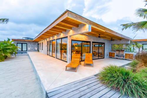 Placencia Villa | Seabird Villa 11