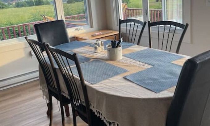 Souris House | Seabreeze Beach Retreat · 10 min walk to Sheep Pond Beach! 5 min to Souris !