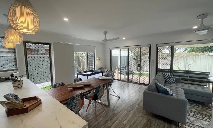 Mermaid Beach Villa | Seabreeze Villa on Mermaid Beach - Broadbeach