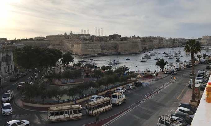 Kalkara Apartment | Seafront Apartment in the Heart of Kalkara